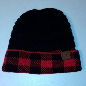 Cc exclusives black beanie with plaid trim NWOT